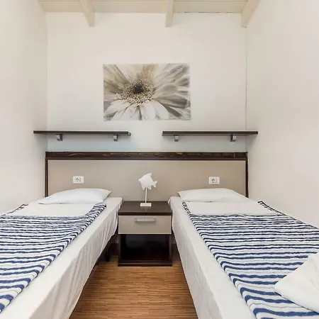 Mobile Homes Uvala Slana Selce