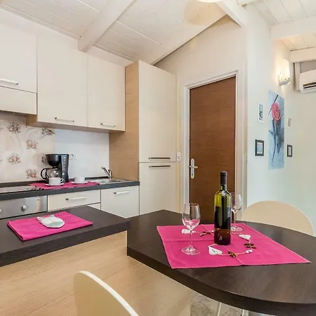 Mobile Homes Uvala Slana Kemp *