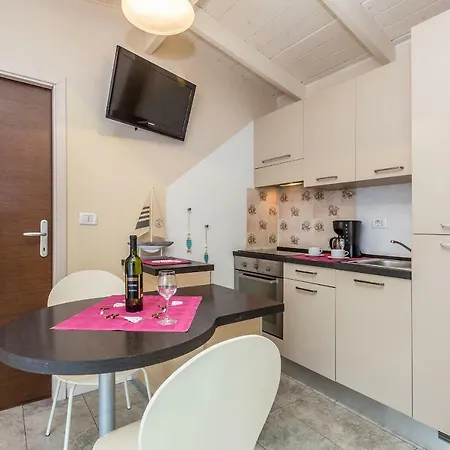 Mobile Homes Uvala Slana Kemp *